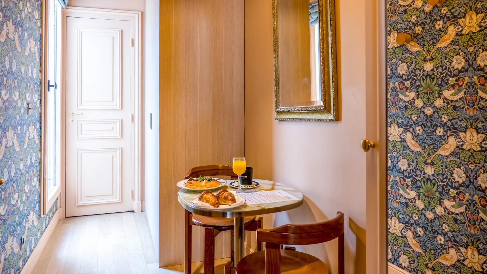 Maison La Boheme Montmartre - & Parigi